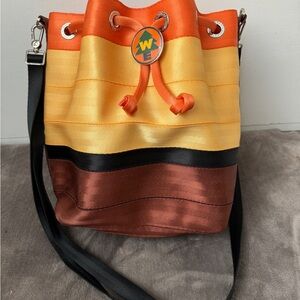 Pre-owned Harveys Seatbelt UP Russell Bag